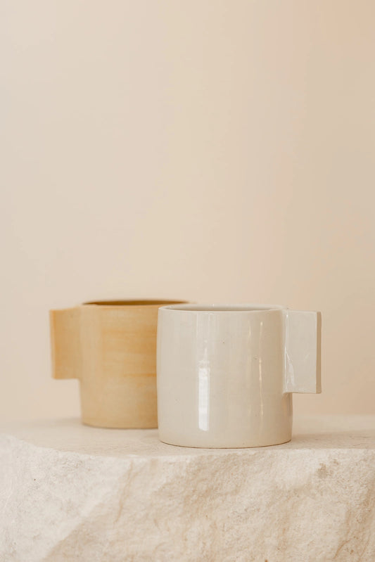 Luzía – Tea/Coffee Mug with Beige Handle