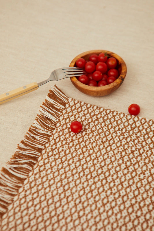 Valencia - Handcrafted Caramel Houndstooth Placemat Set (2 Pieces)